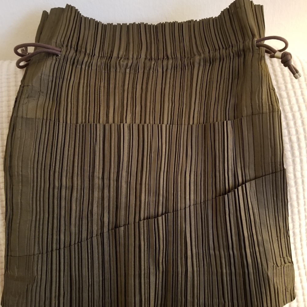 Issey Miyake satchel bag, rarely been used. - Picture 5 of 5